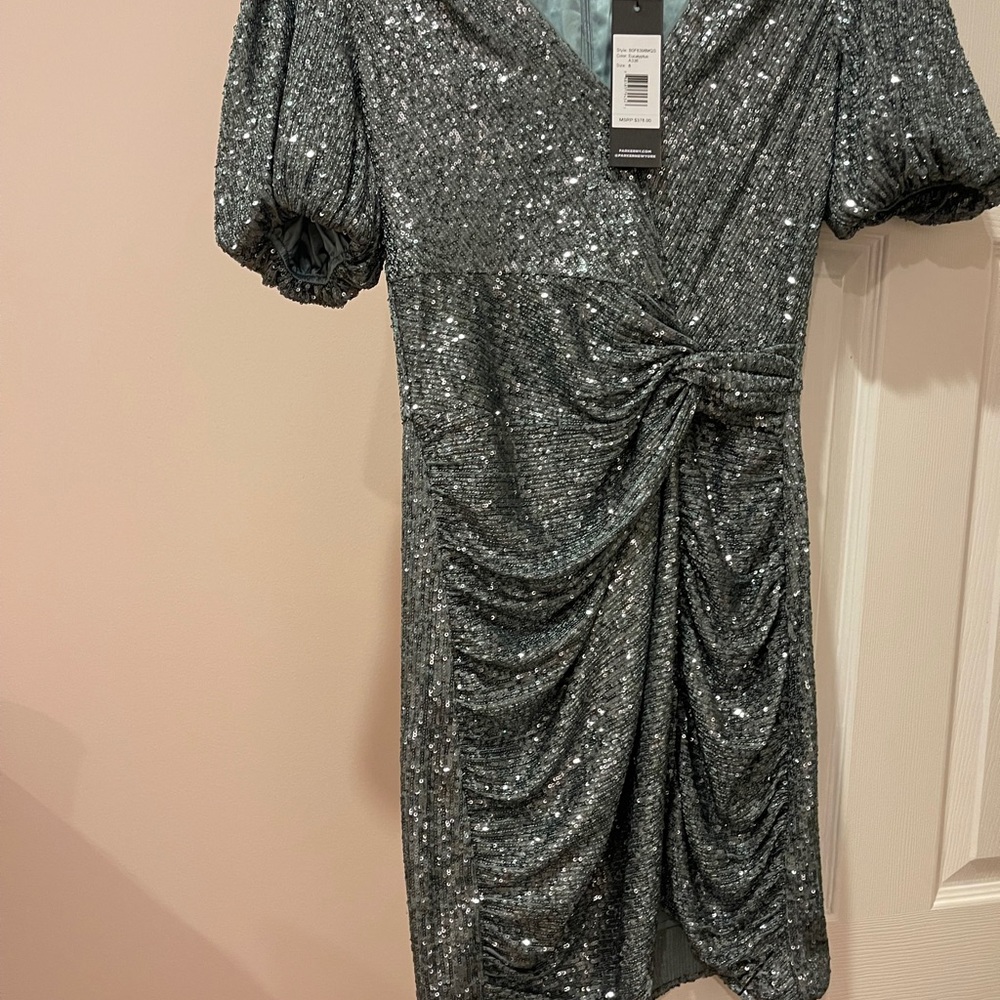 Designer dresses - Picture 3 of 13